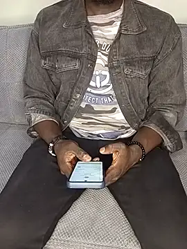 Snapshot of Bigblackman25 chatting on July 7, 8:24 pm Bigblackman25 online show from July 7, 8:24 pm