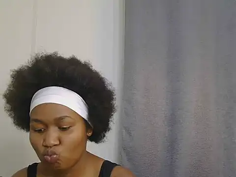 Snapshot of brownsugar_booty chatting on June 22, 12:13 pm brownsugar booty online show from June 22, 12:13 pm