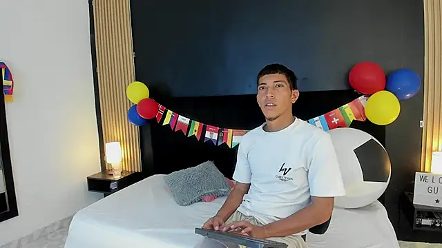 DILANX18 online show from June 23, 8:18 pm