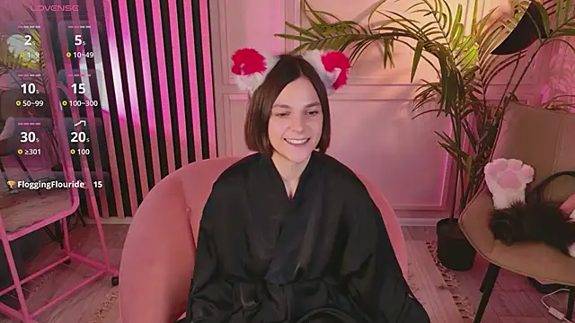 Snapshot of Emi_Mi_ chatting on June 1, 6:26 am Emi Mi online show from June 1, 6:26 am