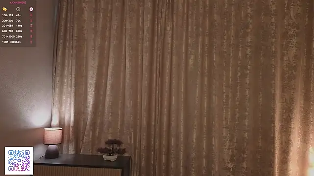 JenevaLitalien online show from July 7, 3:38 pm