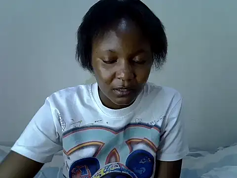 pretty lunaa online show from June 17, 4:08 pm