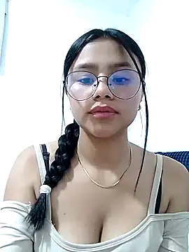 Snapshot of Sofielovee-01 chatting on July 11, 12:57 am Sofielovee-01 online show from July 11, 12:57 am