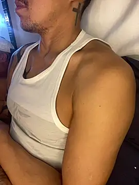 Snapshot of Tatuadomoreno23cm chatting on July 9, 10:19 am Tatuadomoreno23cm online show from July 9, 10:19 am