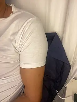 Snapshot of Tatuadomoreno23cm chatting on July 15, 10:42 am Tatuadomoreno23cm online show from July 15, 10:42 am