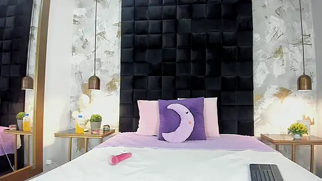 Snapshot of tiffany_bell chatting on July 3, 7:53 pm tiffany bell online show from July 3, 7:53 pm