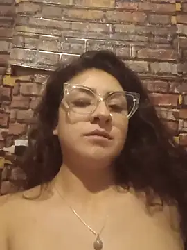 Snapshot of AlondraSa chatting on June 16, 12:02 am AlondraSa online show from June 16, 12:02 am