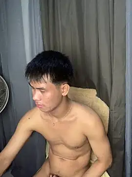 Snapshot of Asianboy_2000 chatting on July 19, 1:42 am Asianboy 2000 online show from July 19, 1:42 am