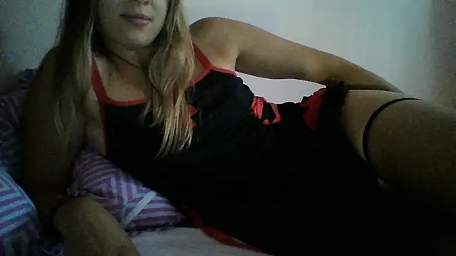 Snapshot of Dark_Silk chatting on July 28, 4:19 am Dark Silk online show from July 28, 4:19 am