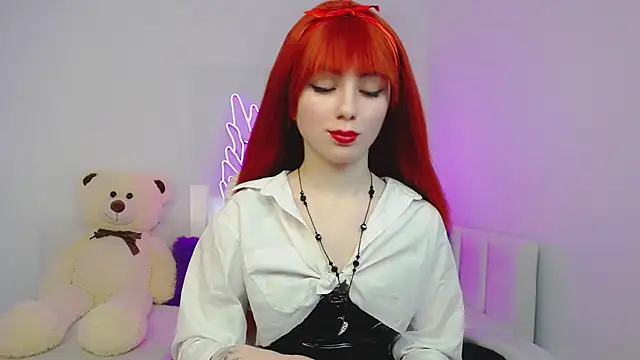 Snapshot of ArielDreamm chatting on June 10, 8:02 am ArielDreamm online show from June 10, 8:02 am