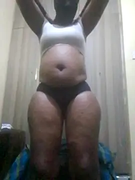 Snapshot of Creamymom4 chatting on July 2, 6:14 pm Creamymom4 online show from July 2, 6:14 pm