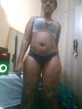 Snapshot of Creamymom4 chatting on July 15, 9:20 pm Creamymom4 online show from July 15, 9:20 pm