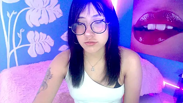 Snapshot of eli_doll chatting on June 18, 11:14 am eli doll online show from June 18, 11:14 am