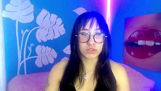 Snapshot of eli_doll chatting on July 6, 11:07 am eli doll online show from July 6, 11:07 am