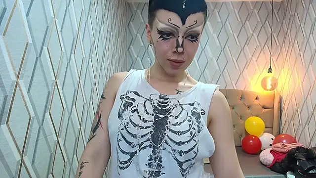Snapshot of JeannMarie chatting on July 2, 3:06 am JeannMarie online show from July 2, 3:06 am
