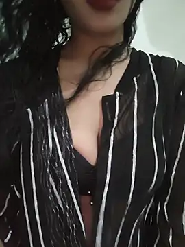 Snapshot of Simmy_jaan chatting on August 5, 5:16 pm Simmy jaan online show from August 5, 5:16 pm