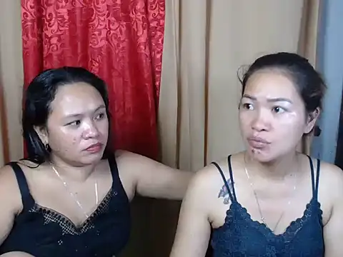 Snapshot of urpretty_hotmama chatting on June 25, 3:06 am urpretty hotmama online show from June 25, 3:06 am