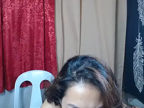Snapshot of urpretty_hotmama chatting on July 7, 7:23 am urpretty hotmama online show from July 7, 7:23 am