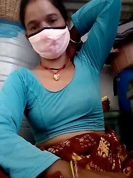 Snapshot of Aarti9080 chatting on June 21, 9:01 am Aarti9080 online show from June 21, 9:01 am