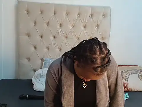 Snapshot of Lihle_00 chatting on June 20, 6:54 pm Lihle 00 online show from June 20, 6:54 pm