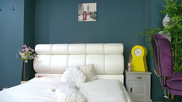 Snapshot of Tiny_Tease chatting on June 2, 8:00 pm Tiny Tease online show from June 2, 8:00 pm