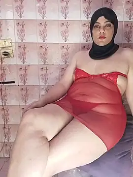Snapshot of LenaQPeach chatting on June 17, 10:50 am LenaQPeach online show from June 17, 10:50 am