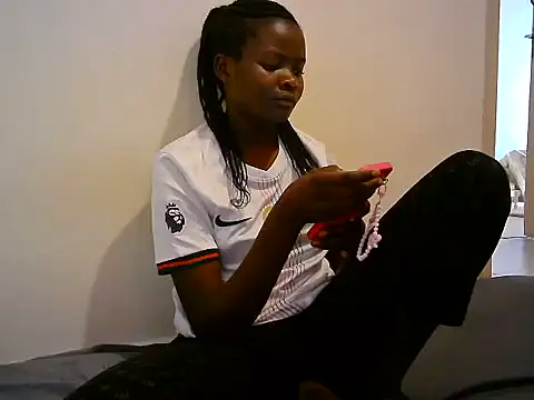 Snapshot of BerryJulie chatting on July 3, 7:04 am BerryJulie online show from July 3, 7:04 am