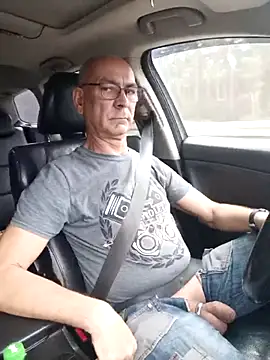 Snapshot of raini051 chatting on December 21, 1:29 pm raini051 online show from December 21, 1:29 pm