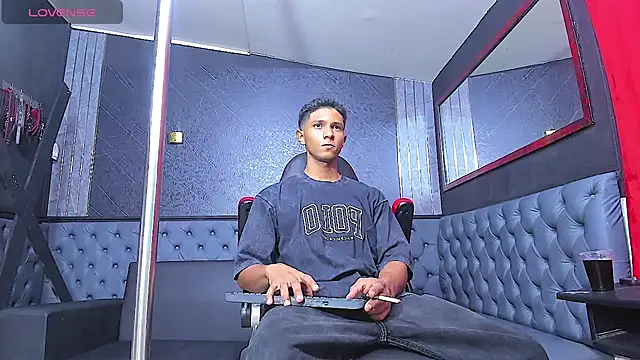 Snapshot of Yoel_Blessed chatting on July 8, 11:37 am Yoel Blessed online show from July 8, 11:37 am