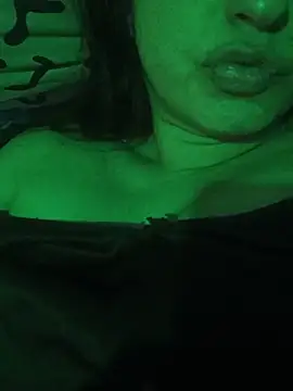 zaracamila98 online show from June 17, 4:15 am