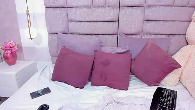 isabellaivyy online show from July 3, 3:35 am