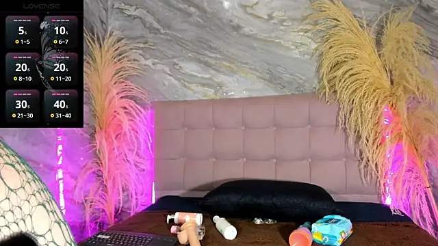 victoria keyy online show from June 24, 1:32 pm