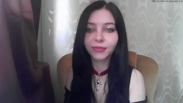 Snapshot of RileyTight chatting on June 3, 9:45 am RileyTight online show from June 3, 9:45 am