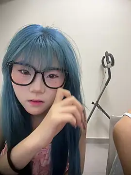 Snapshot of QIQI-QIQI-01 chatting on August 2, 10:57 am QIQI-QIQI-01 online show from August 2, 10:57 am