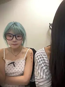 Snapshot of QIQI-QIQI-01 chatting on August 9, 11:37 am QIQI-QIQI-01 online show from August 9, 11:37 am