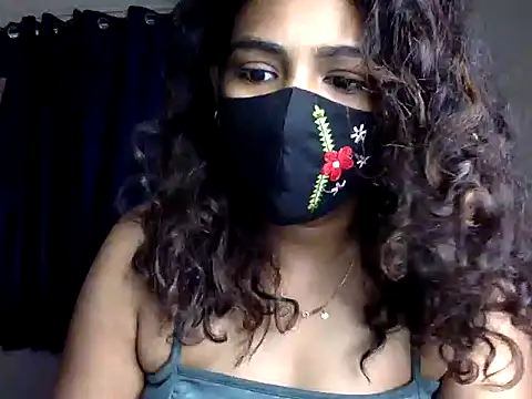 Snapshot of Nisha-moon chatting on July 6, 7:27 am Nisha-moon online show from July 6, 7:27 am