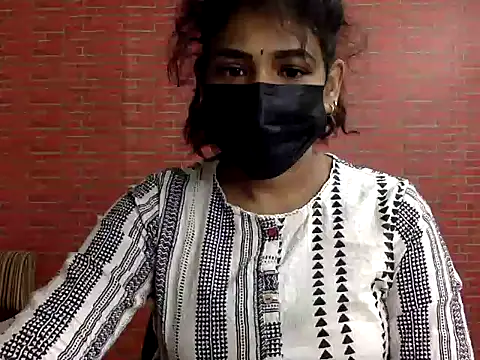 Snapshot of Nisha-moon chatting on August 4, 7:11 am Nisha-moon online show from August 4, 7:11 am