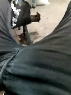 Snapshot of Singlemaleforcouples chatting on December 29, 10:45 am Singlemaleforcouples online show from December 29, 10:45 am