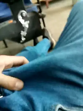 Snapshot of Singlemaleforcouples chatting on January 6, 10:13 am Singlemaleforcouples online show from January 6, 10:13 am