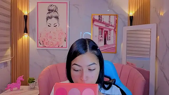 lia x a online show from June 13, 12:58 pm