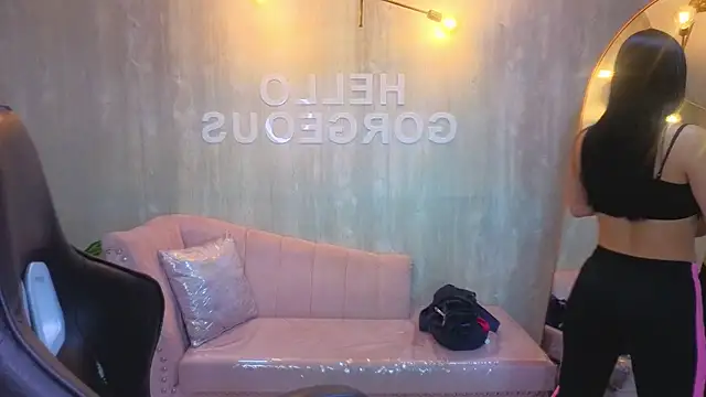 lia x a online show from July 10, 1:36 pm