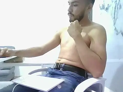 Snapshot of Zebas_hot chatting on June 5, 7:41 pm Zebas hot online show from June 5, 7:41 pm