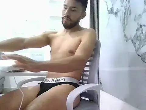 Snapshot of Zebas_hot chatting on June 13, 2:59 pm Zebas hot online show from June 13, 2:59 pm