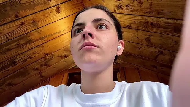 MarisaKomar online show from July 16, 1:17 pm
