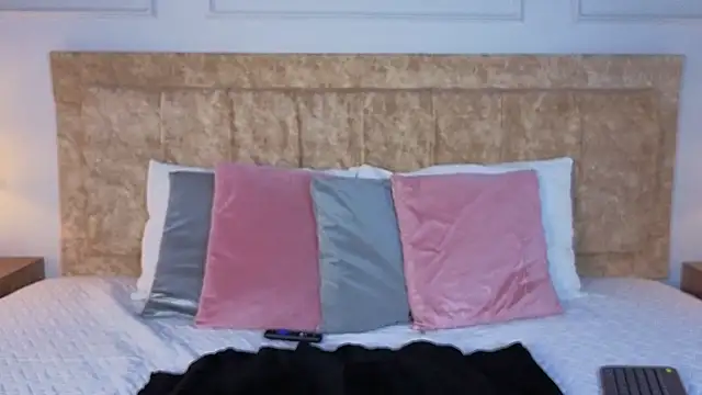ruby nixie online show from June 27, 4:17 am