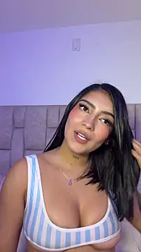 Nicolegh  online show from June 17, 2:03 am