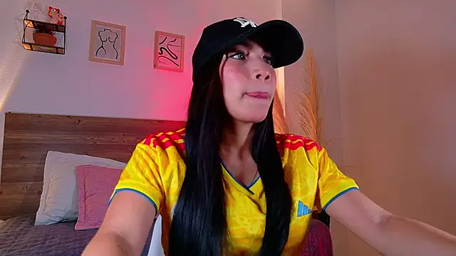 Snapshot of _Emmakiss_ chatting on July 7, 9:08 pm Emmakiss online show from July 7, 9:08 pm