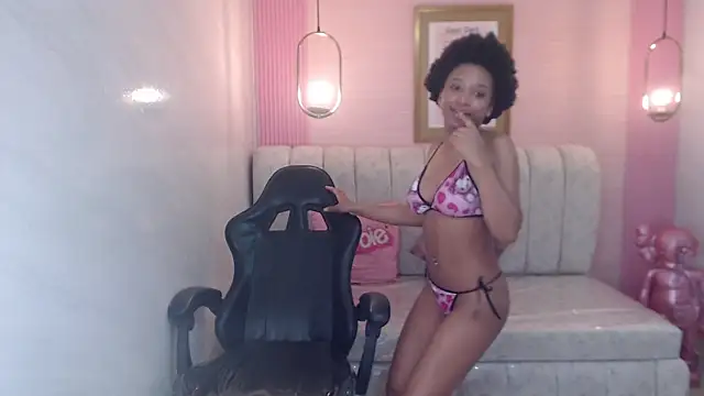 Snapshot of Cleoo_s chatting on June 6, 8:41 am Cleoo s online show from June 6, 8:41 am