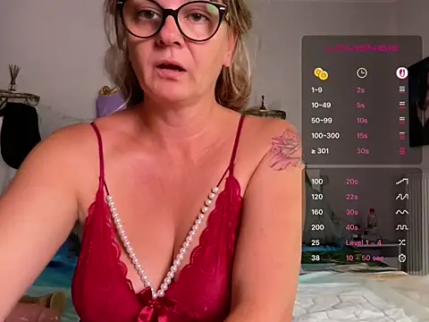 Snapshot of DirtyMarie80 chatting on July 17, 2:56 pm DirtyMarie80 online show from July 17, 2:56 pm