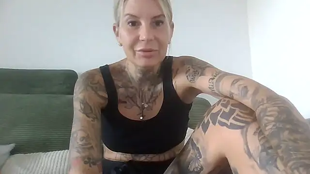 Snapshot of Sierablum chatting on July 5, 7:59 am Sierablum online show from July 5, 7:59 am